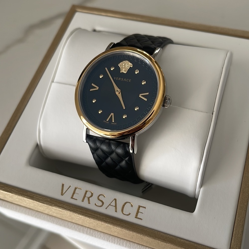 Versace
2-Hand Quartz Leather Strap
Watch, 36mm - Picture 11 of 13